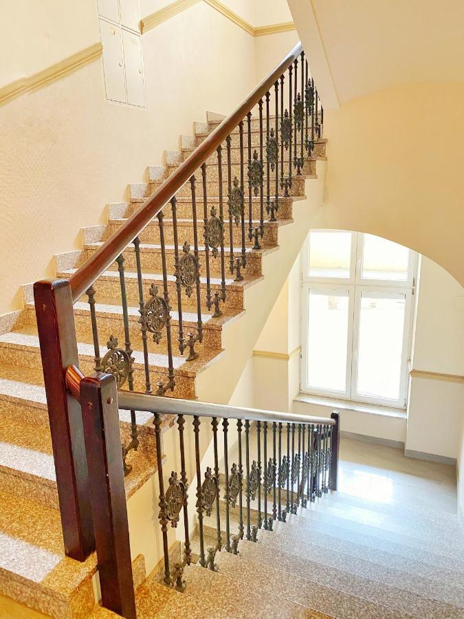 Apartament Bialy Z Jacuzzi Краков Экстерьер фото